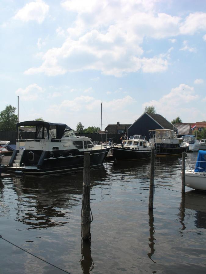 Bed-On-A-Boat Giethoorn Exterior foto