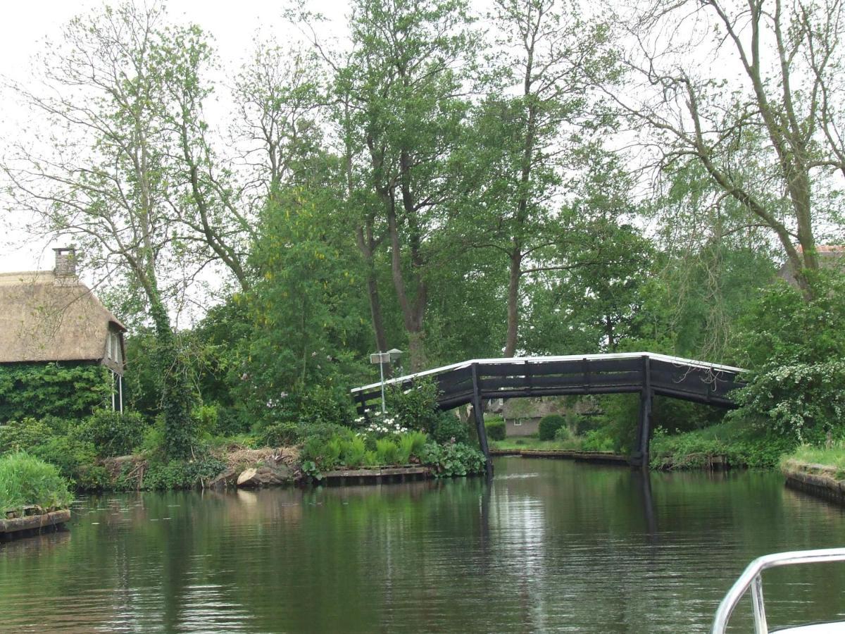 Bed-On-A-Boat Giethoorn Exterior foto