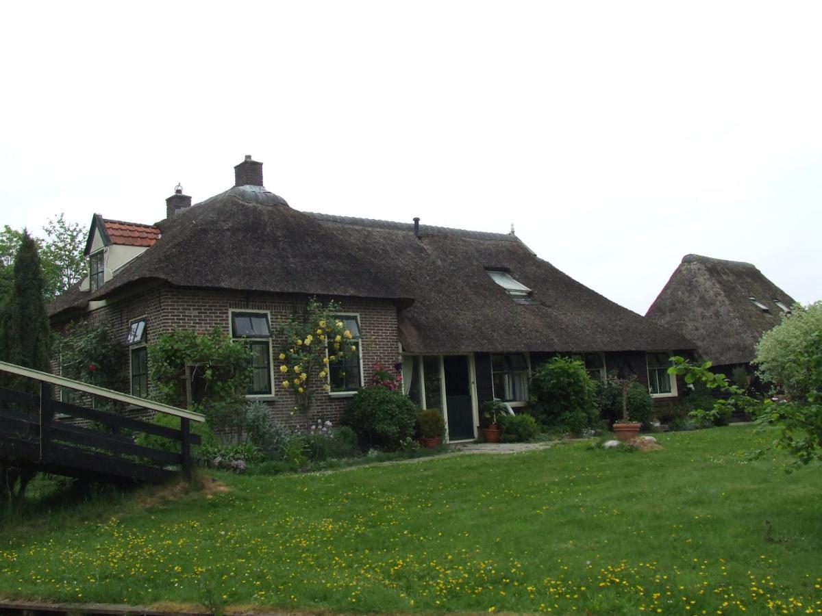 Bed-On-A-Boat Giethoorn Exterior foto