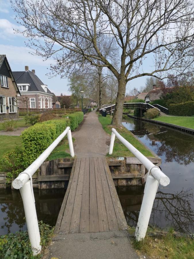 Bed-On-A-Boat Giethoorn Exterior foto