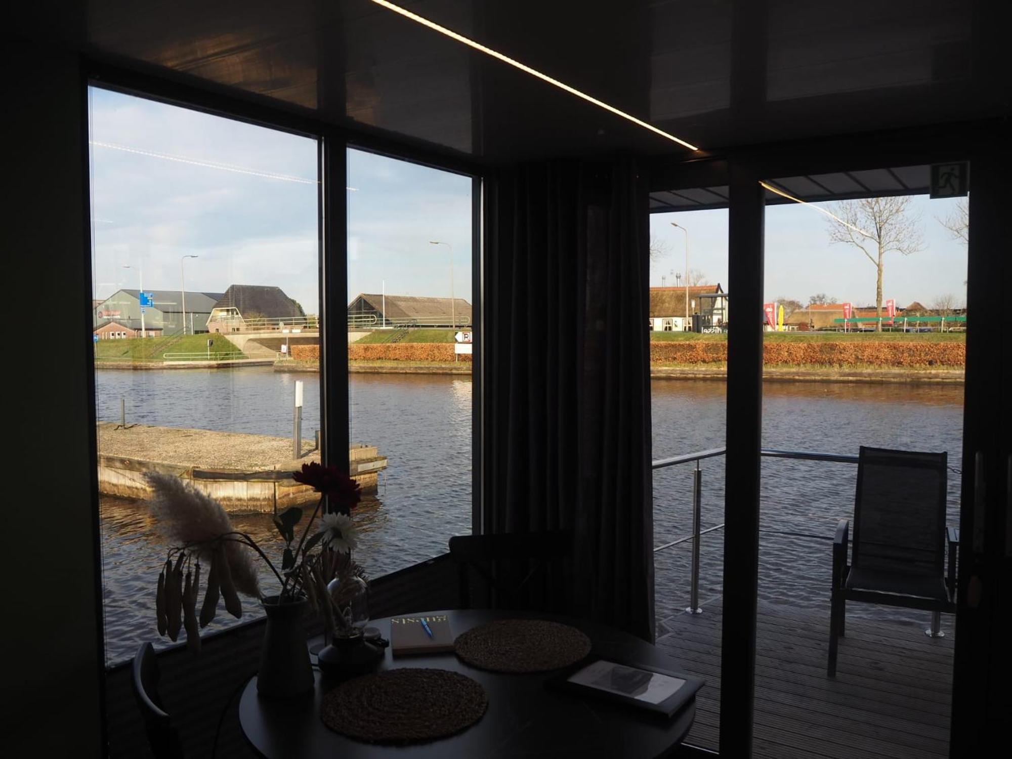 Bed-On-A-Boat Giethoorn Exterior foto